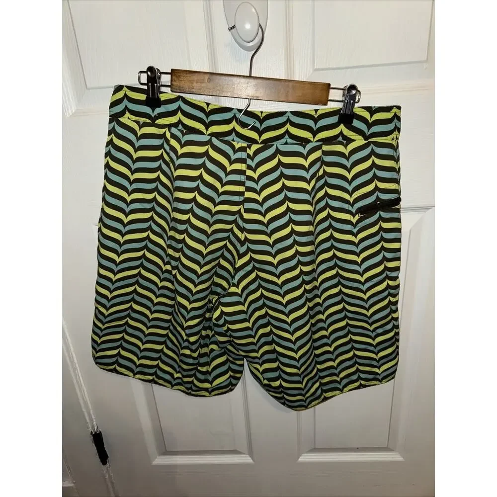 Patagonia Men’s Swim Trunks Linerless Size 32 Green Blue Geometric Print 11 Inch